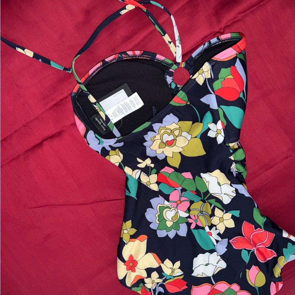 Collection. NWT - Picture 2 of 6